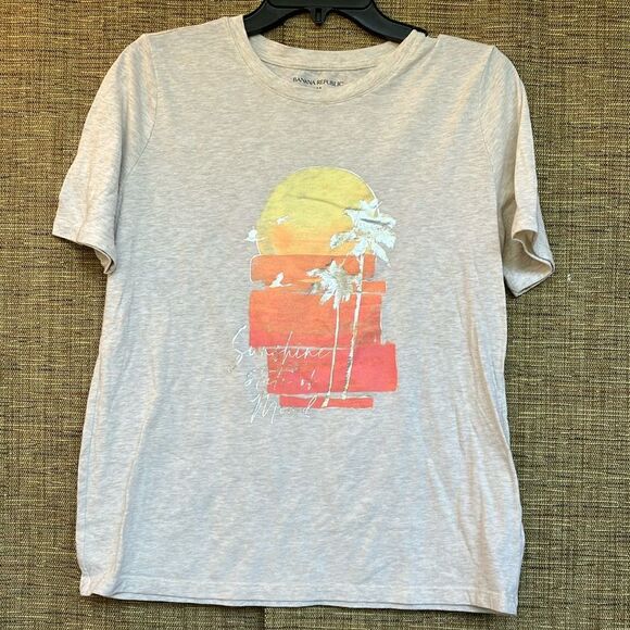 Banana Republic Cream and Yellow Short Sleeve Tee - Picture 1 of 5